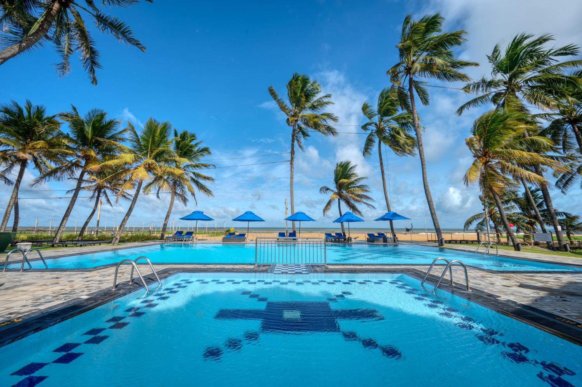 Camelot Beach Hotel Negombo Exterior photo